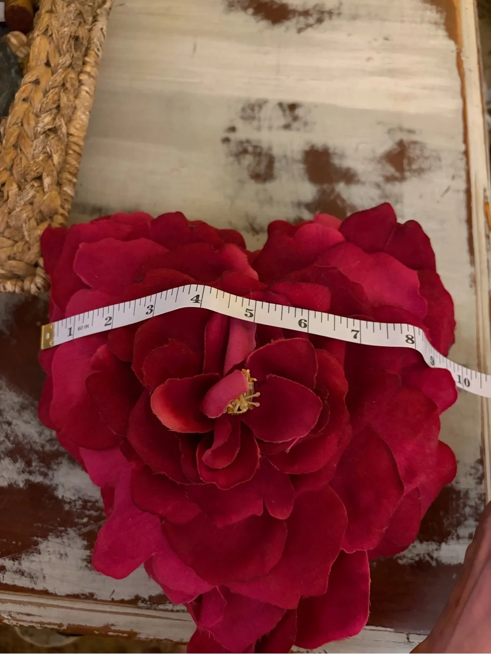 EUC Bella Rosa Luxury Red Heart-Shaped Silk Flower Accent by Touch of Class